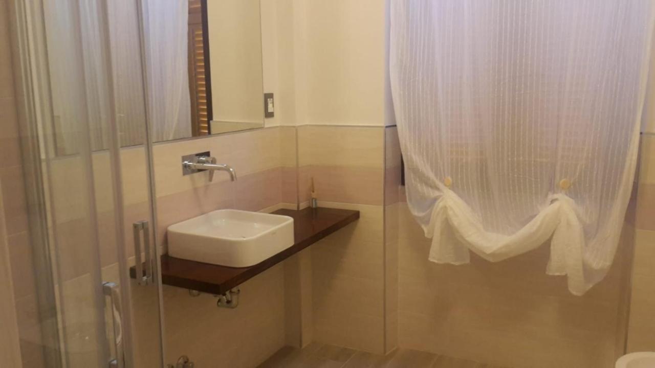 マリーナ・ディ・カッラーラ Brezza Marina Bed & Breakfast エクステリア 写真