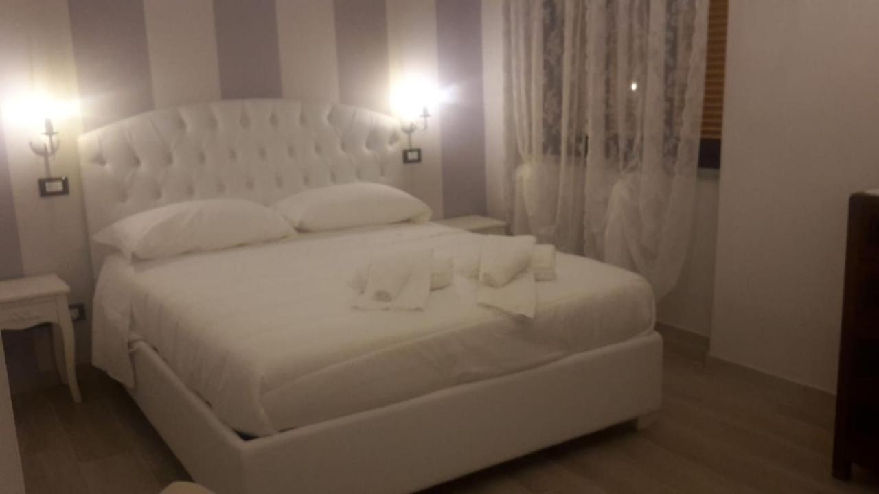 マリーナ・ディ・カッラーラ Brezza Marina Bed & Breakfast エクステリア 写真