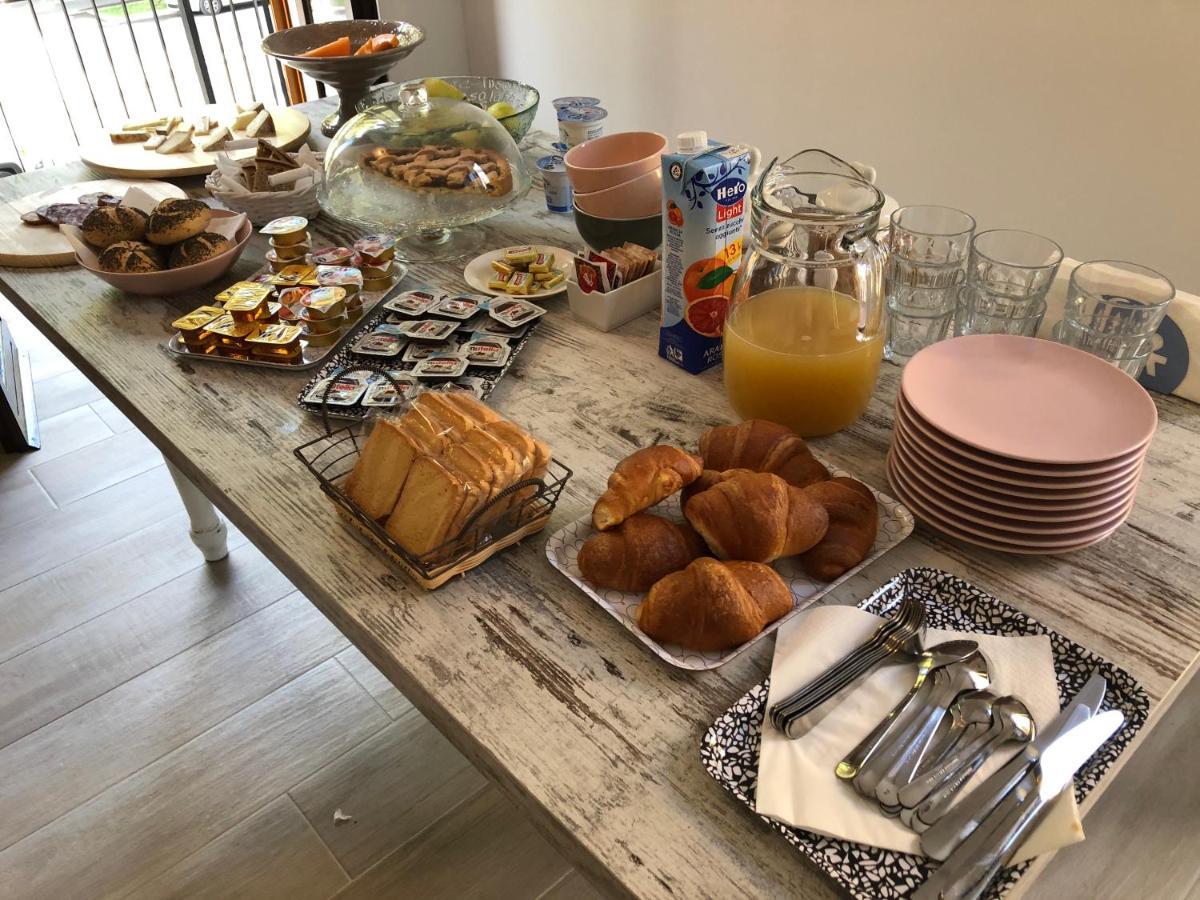 マリーナ・ディ・カッラーラ Brezza Marina Bed & Breakfast エクステリア 写真