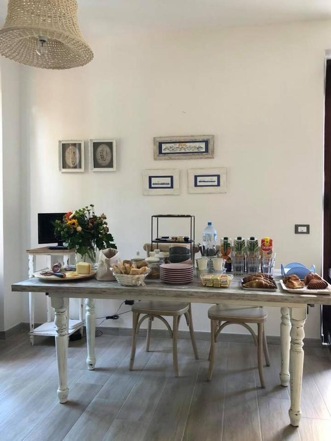 マリーナ・ディ・カッラーラ Brezza Marina Bed & Breakfast エクステリア 写真