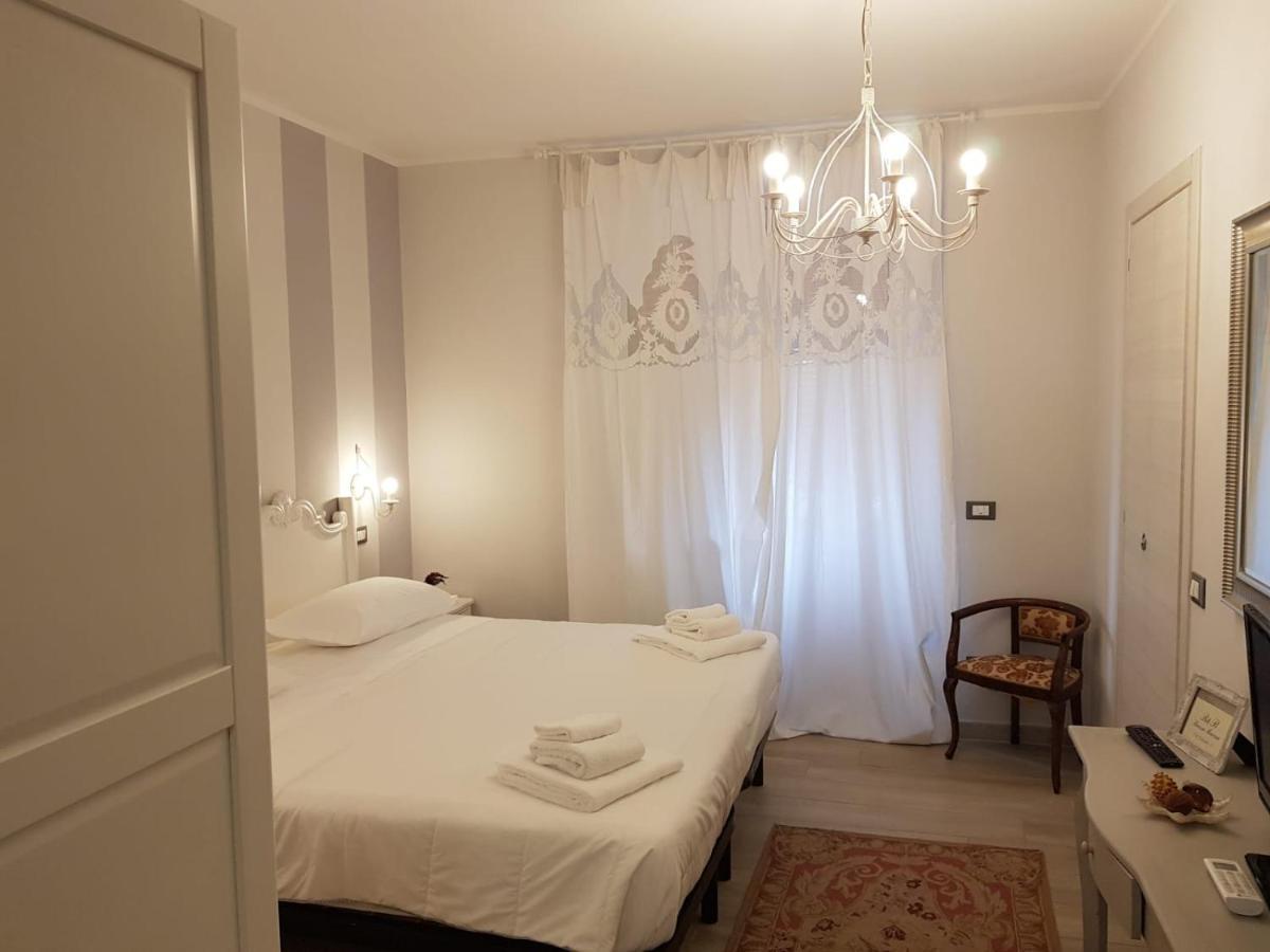 マリーナ・ディ・カッラーラ Brezza Marina Bed & Breakfast エクステリア 写真